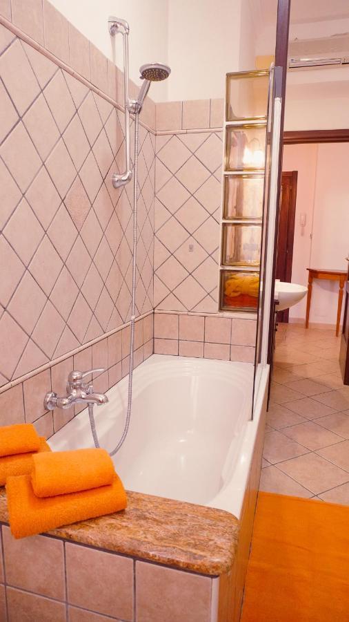 Pm 12 Via Achille Grandi Guest House Alghero Kültér fotó